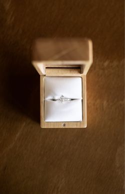 Natural 14k White Gold VS Diamond Engagement Ring | GIA Certified | Original Box & Polisher included