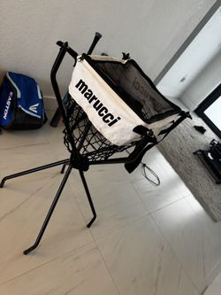 Marucci ball net with stand