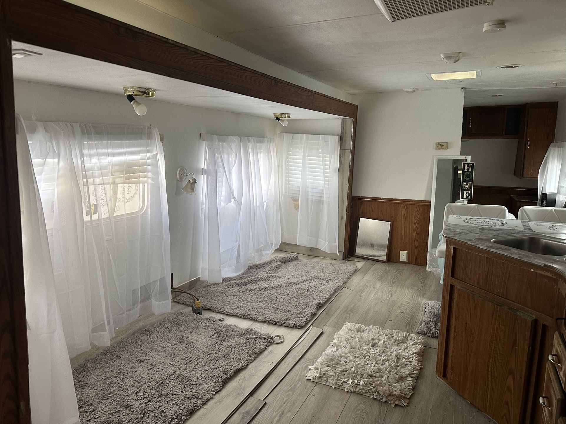 On sale 2000 Mallard by Fleetwood M-37K It is a wonderful place to live, it's located in a centric area surrounded by Wal-Mart Costco Safeway stores