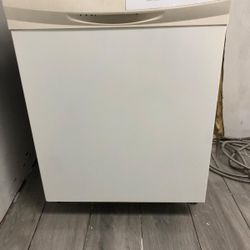 Whirlpool Dishwasher 