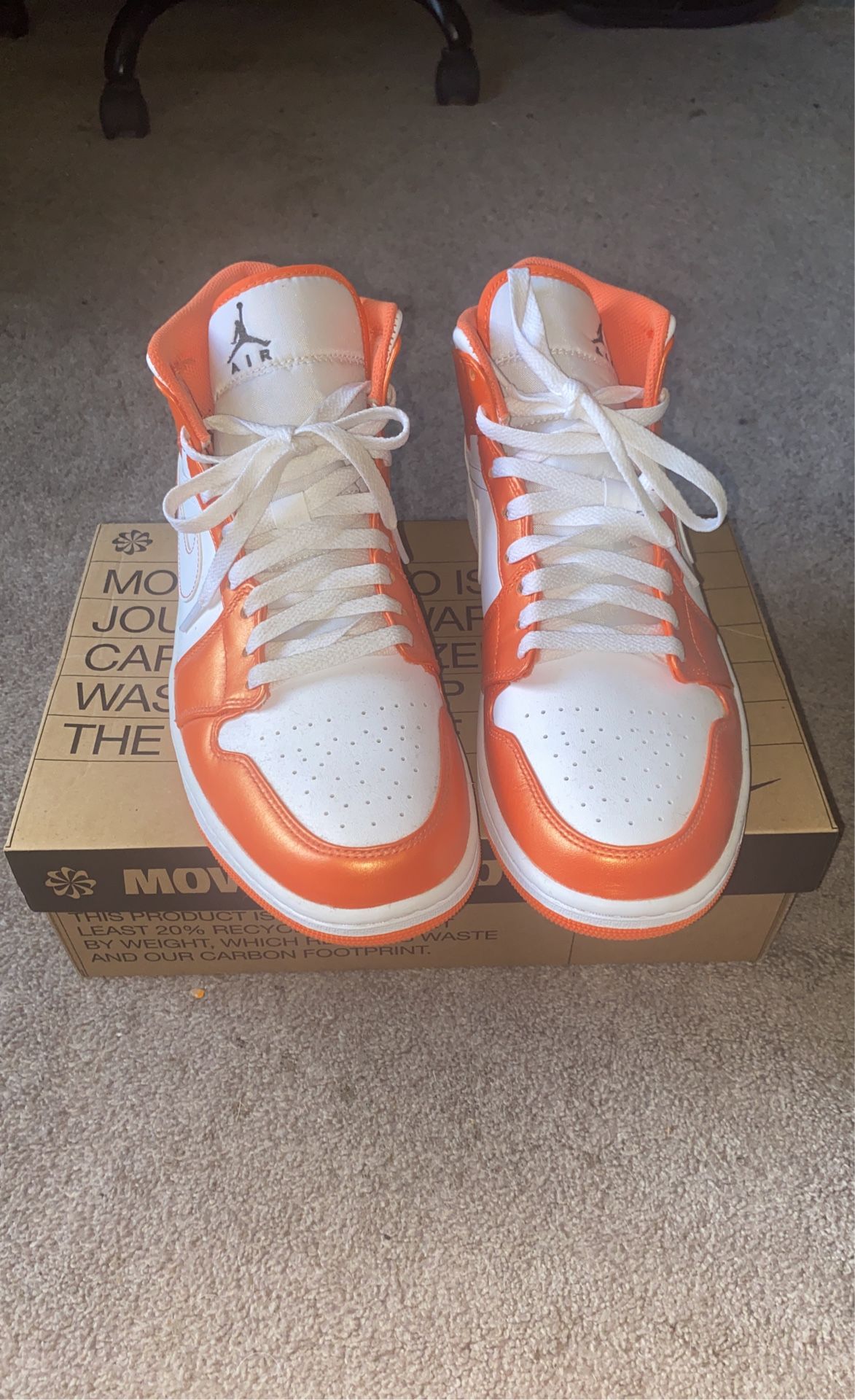Jordan Mid SE, Metallic Electro Orange,