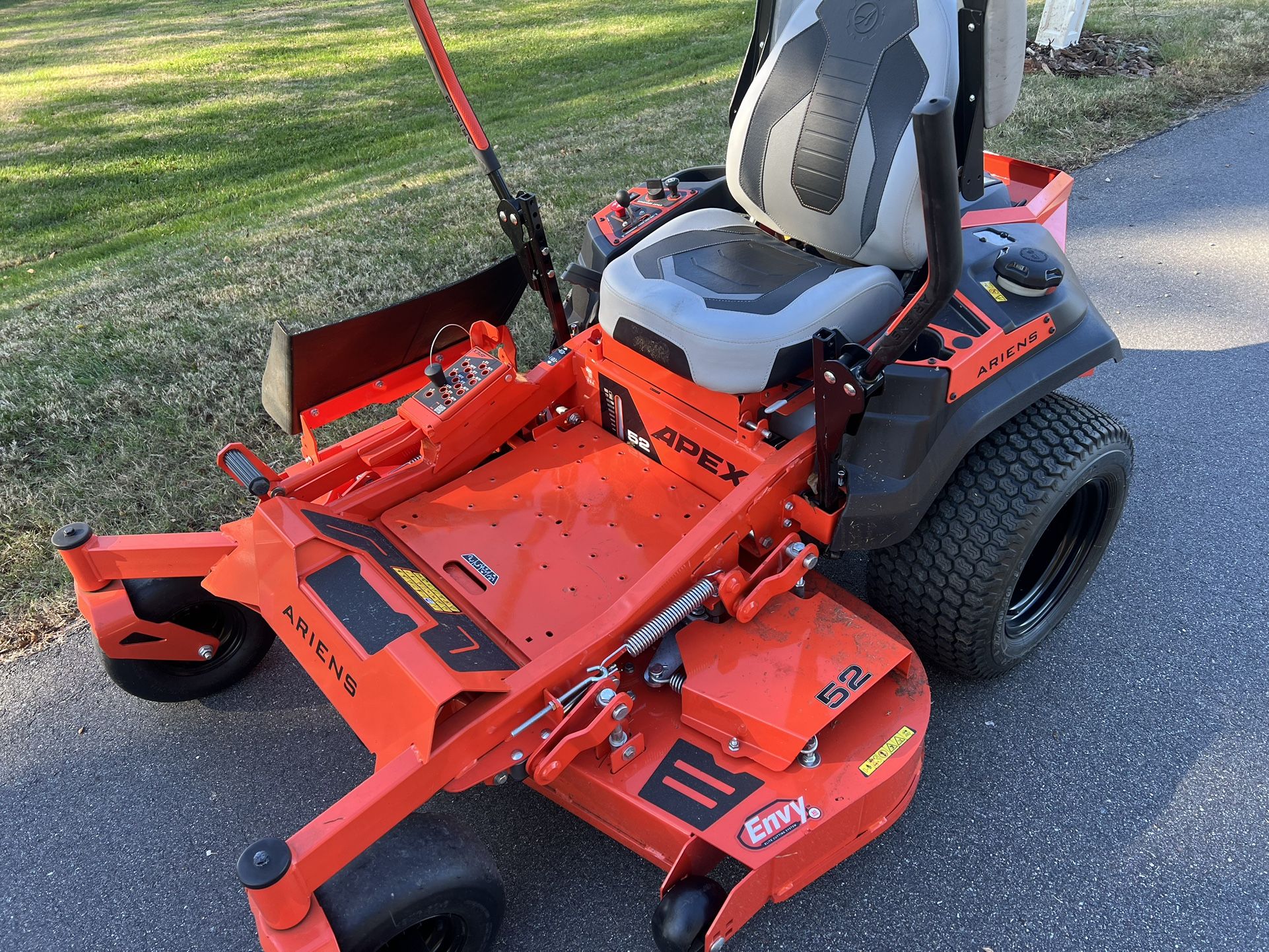 New Ariens 52" Apex Zero Turn Commercial HD Mower