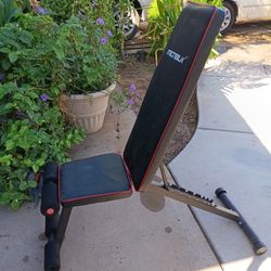 Exercise Bench I N Exercise Equipments In  Exercise Machines In Very Good Condition 