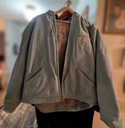 Woman's XL Carhartt Jacket RARE COLOR