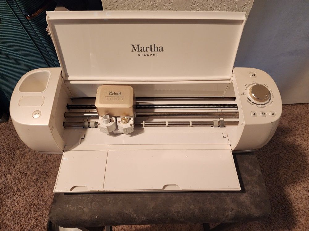 Cricut Machine for Sale in Covington, WA OfferUp