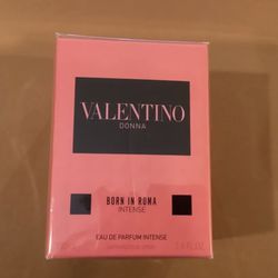 Valentino Donna Born in Roma Intense