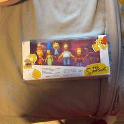 The Whole Family Of The Simpsons