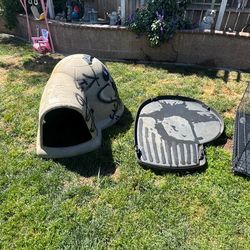 XL dog house