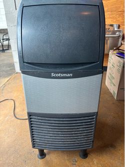 Commercial Pebble Ice Machine