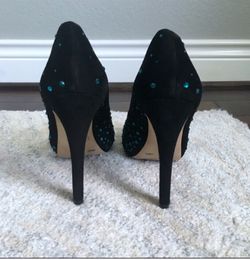 Vince Camuto Black Heels (Size8.5)