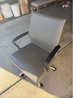 Steelcase Coalesse Chord Conference Chair – Gray – Excellent Condition