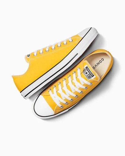 New Converse Womens size 9 or Mens 7.5