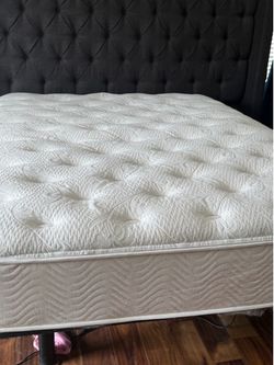 USED QUEEN SIZE PILLOWTOP MATTRESS WITH BOX SPRING DELIVERY AVAILABLE