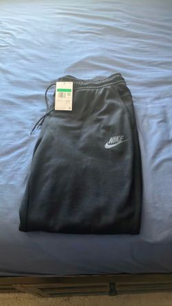 Black Nike sweatpants
