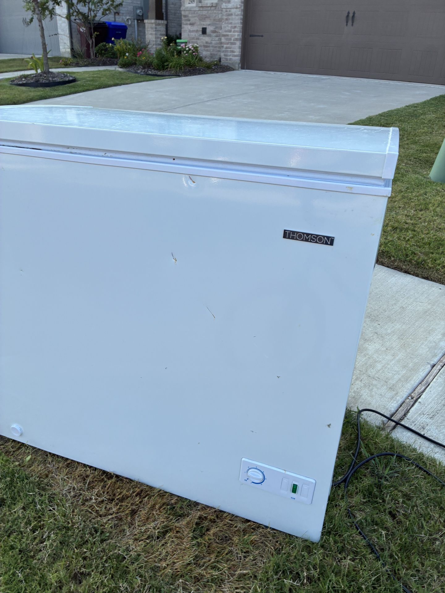 Thomson chest freezer)(OR BEST OFFER)