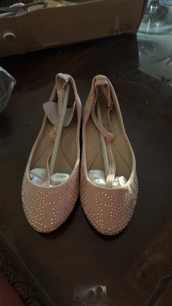 NEW SHOES sz 6 1/2