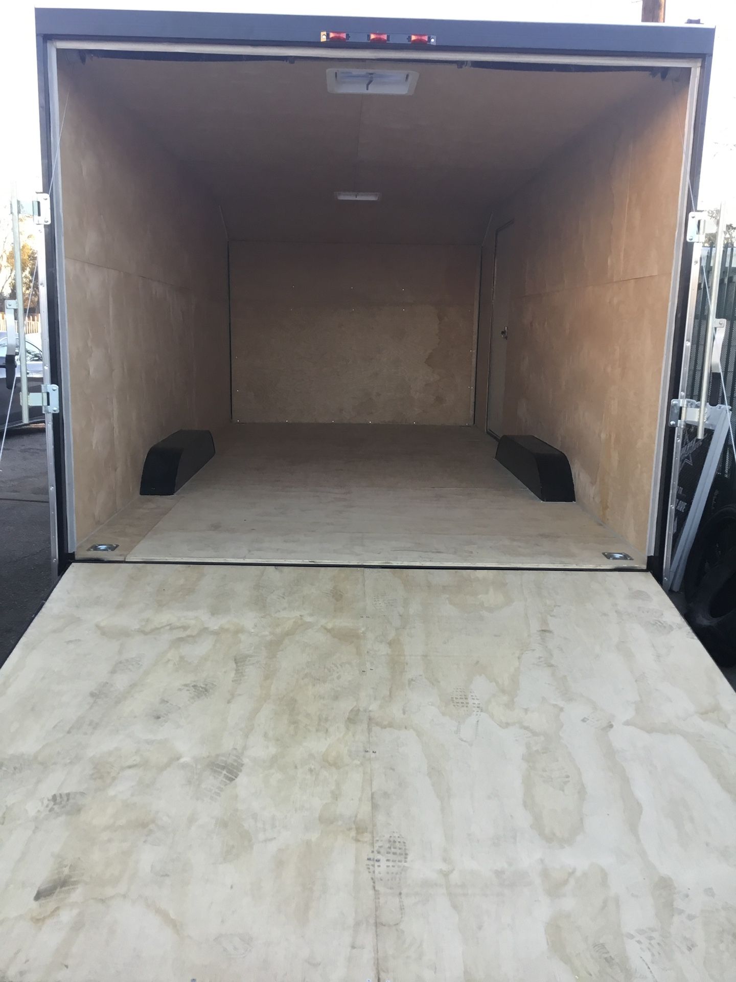 8.5x18x7 ENCLOSED CARGO TRAILER