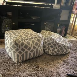 Poofs/footrest