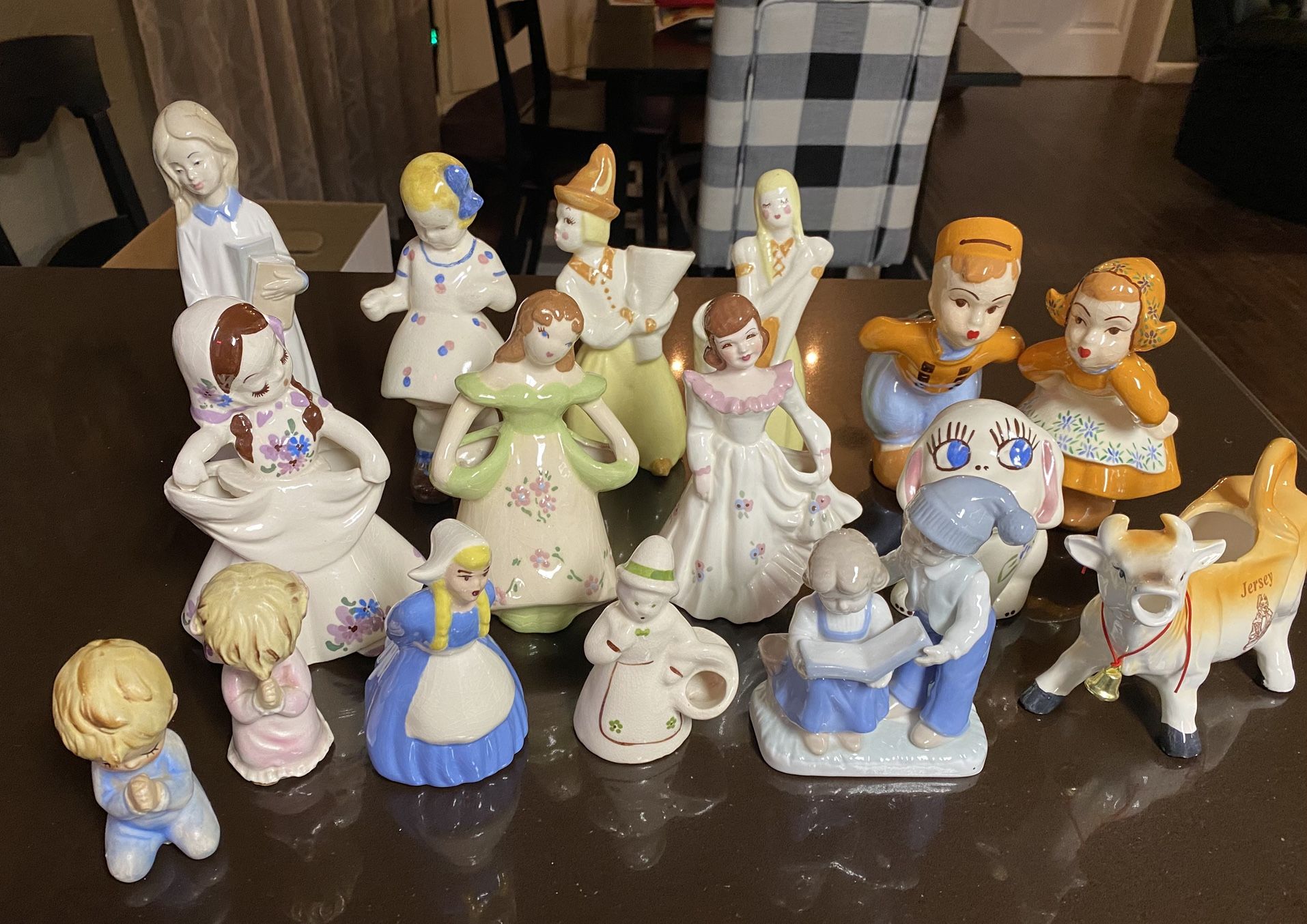 BEAUTIFUL VINTAGE Glossy Ceramic FIGURINES