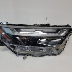 2019 - 23 - TOYOTA RAV4- RIGHT- HEADLIGHT 