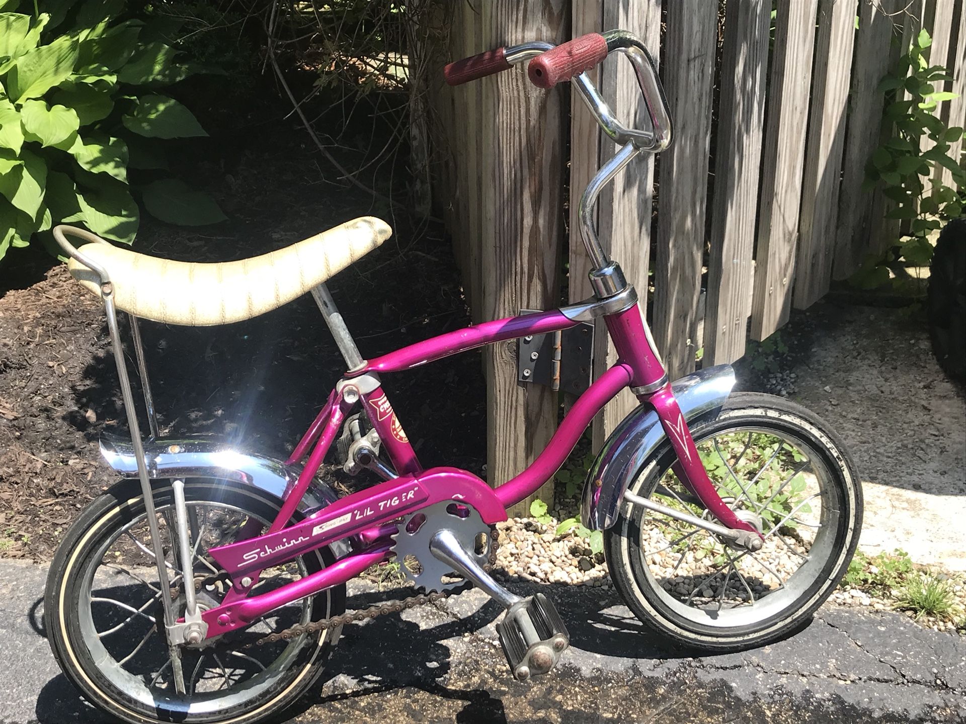 Schwinn Sting Ray Lil Tiger 70’s All Original Purple paint banana seat bicycle Gorgeous muscle bike