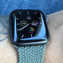 Apple Watch Series 7 Cellular (green)