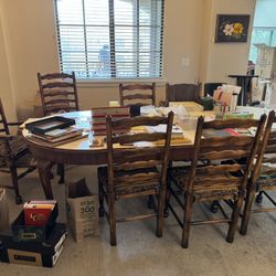 Dining room table and 8 Chairs
