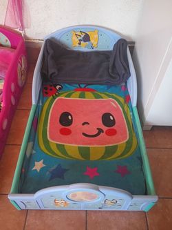 His and hers toddler bed set ups