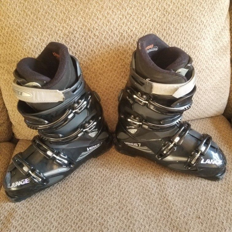 Used women's 26.5 ski boots