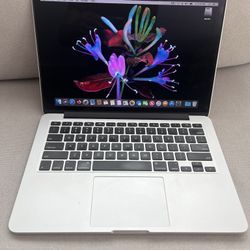 2015 MacBook Pro 13 inch I5/8GB/128GB