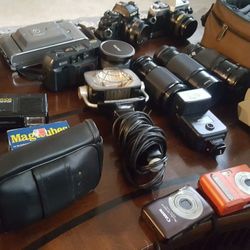 Lot of older vintage cameras