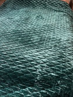 Queen Size Tufted Emerald Green Velvet Quilt