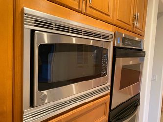 GE Microwave built in