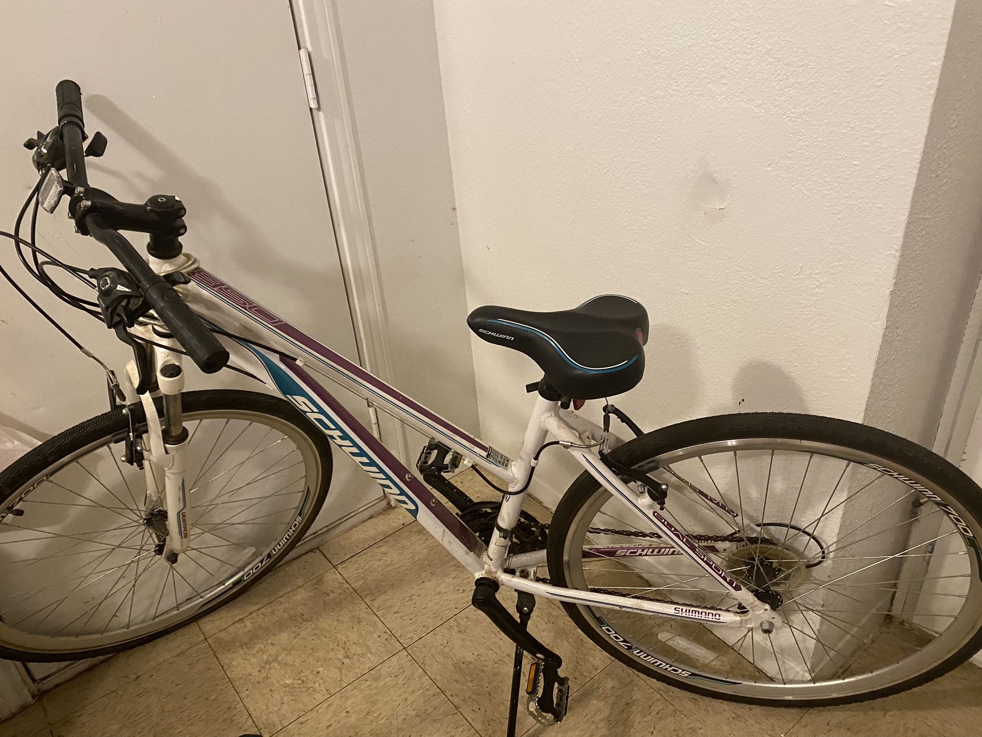 Schwinn 700c Shimano Bicycle 