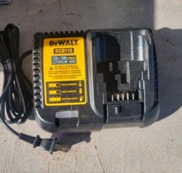 Like New 12v/20v Dewalt Charger. Cargador De Bateria!