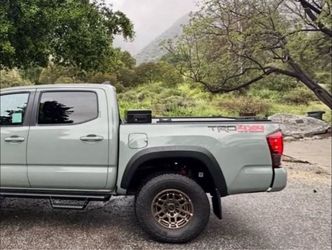 Tacoma Retractable Tonneau Cover and Toolbox