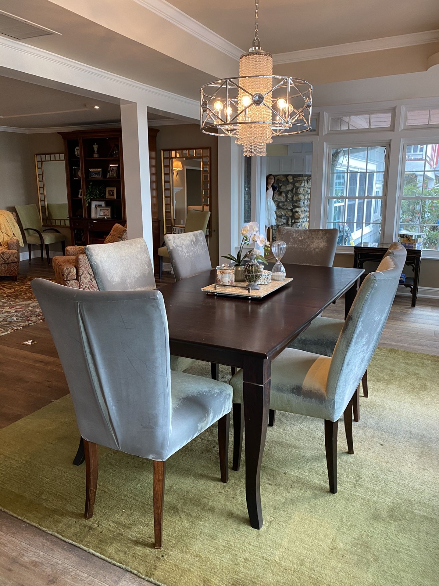 Elegant Dining Room Table with 8 chairs and extra leaf