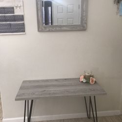 ENTRY TABLE WITH MIRROR 