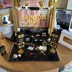 LOL Surprise Rainbow Vision World Tour Bus & Stage Playset