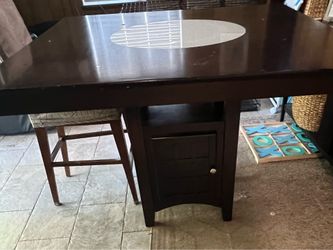 Barstool Table