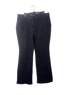 WOMEN  NO BOUNDARIES JEANS (SIZE 21)