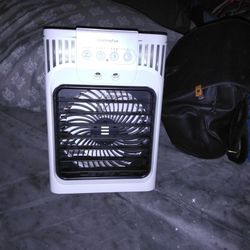 USB PORTABLE FAN PERFECT GARAGE/BEDROOM