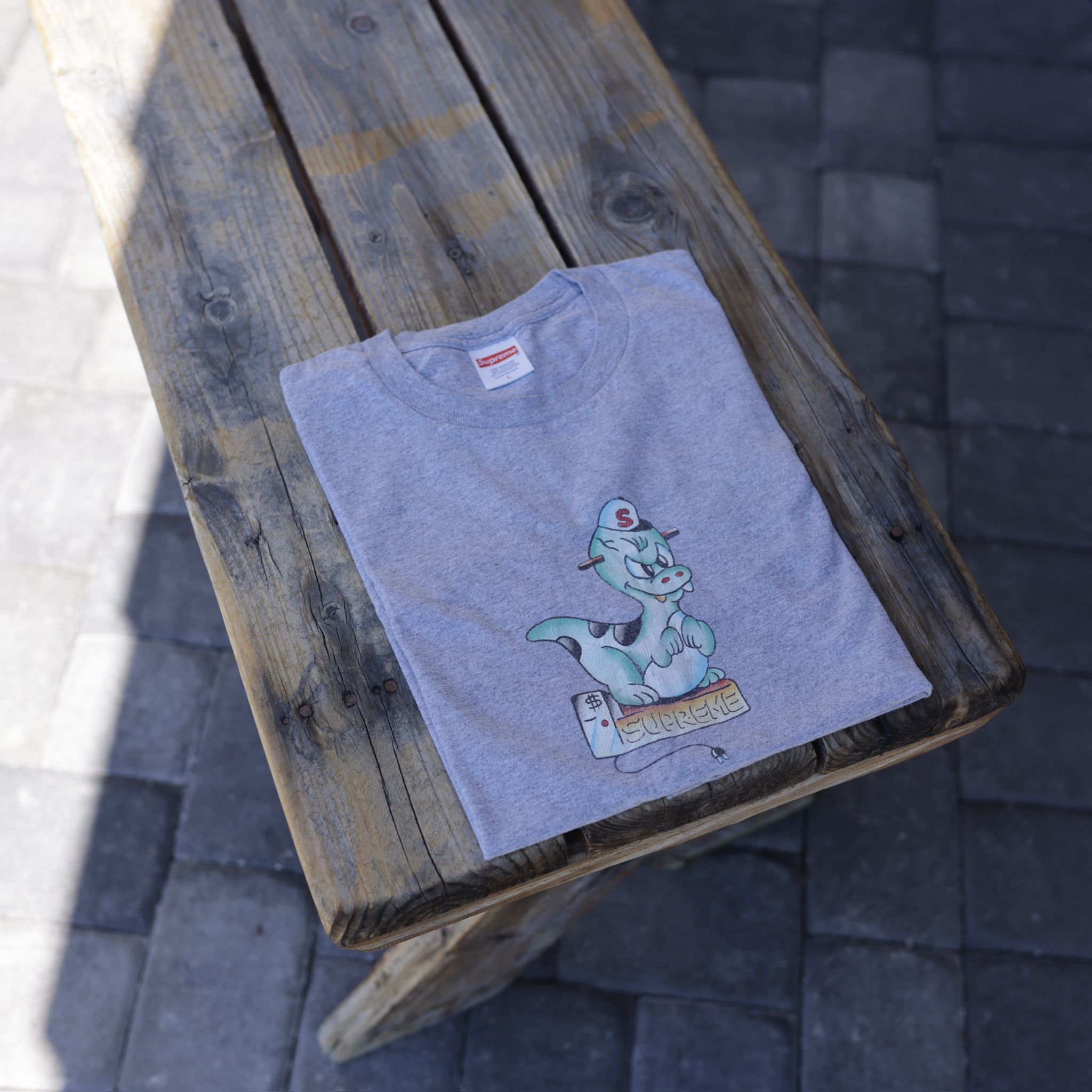 Supreme "Dinosaur" Tee Shirt// SS20- sz. L