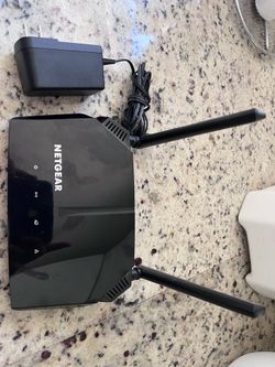 Netgear router AC1200 Model R6120