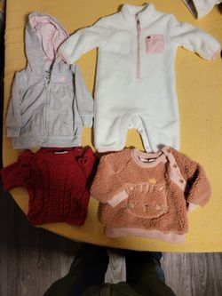 Baby Girls 3 Months Warm Clothes, Jackets sweaters 20$ Lot 