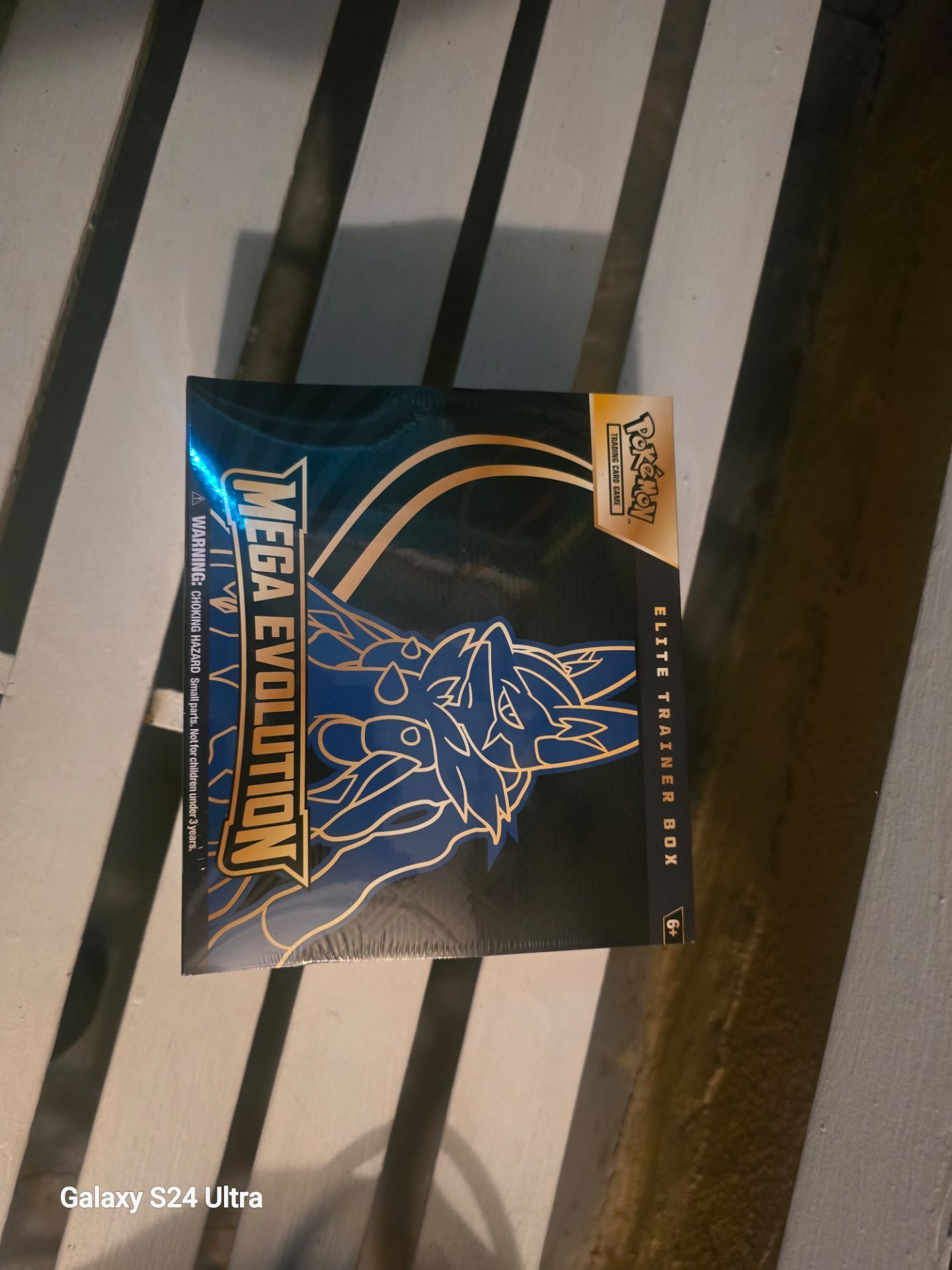 Pokemon Mega Lucario ETB