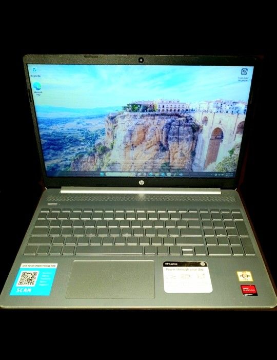 HP Laptop 15.6" Screen Ef1XXX AMD Athlon Gold