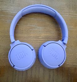 JBL Tune 670NC wireless, on-ear headphones