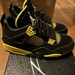 Air Jordan 4 Yellow Thunder Size 8.5
