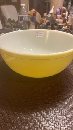 Pyrex bowl 404 yellow